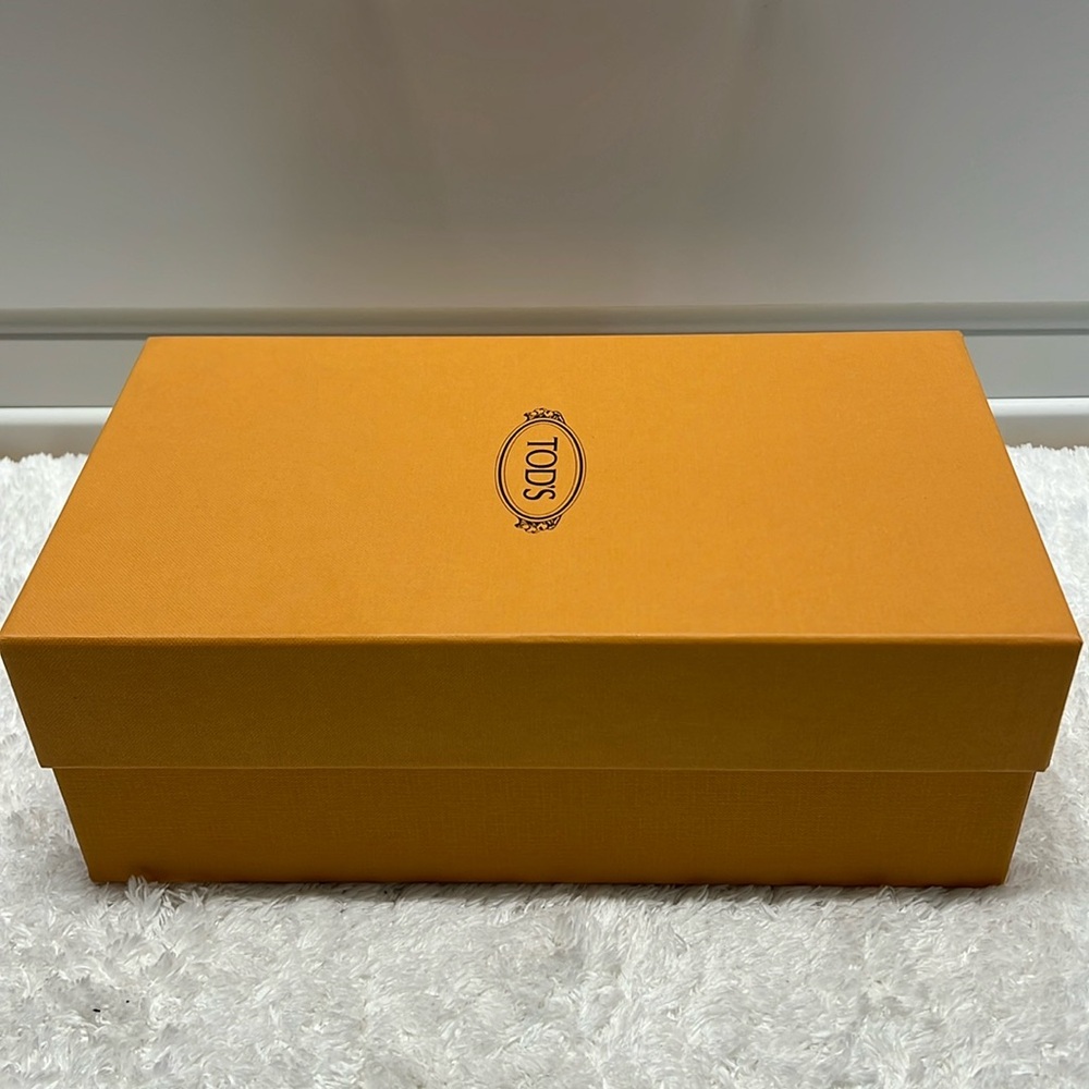 Tod’s shoe box